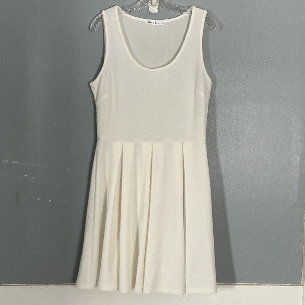 White Mark Womens White Sleeveless Dress with Pleated Skirt Sz L